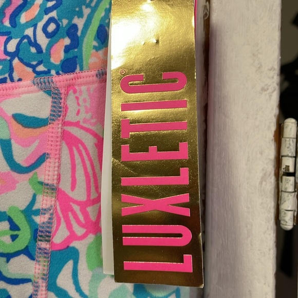 NWT Lilly Pulitzer Luxletics - Picture 5 of 7